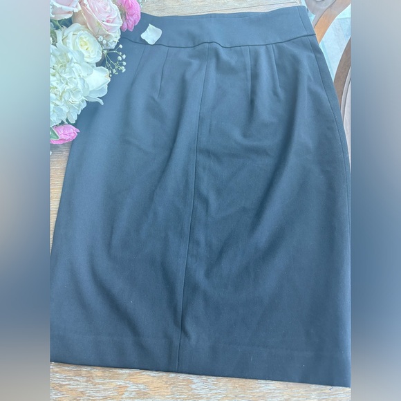 A black express skirt - Picture 2 of 6